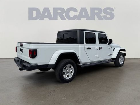 Used 2023 Jeep Gladiator Sport image 7