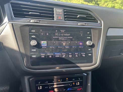 Certified 2023 Volkswagen Tiguan SE FWD image 20