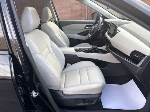 Used 2023 Nissan Rogue SL w/ SL Premium Package image 28