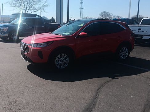 Used 2024 Ford Escape Active w/ Tech Pack #2 image 9