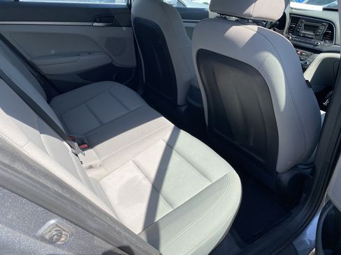 Used 2018 Hyundai Elantra SE FWD image 13