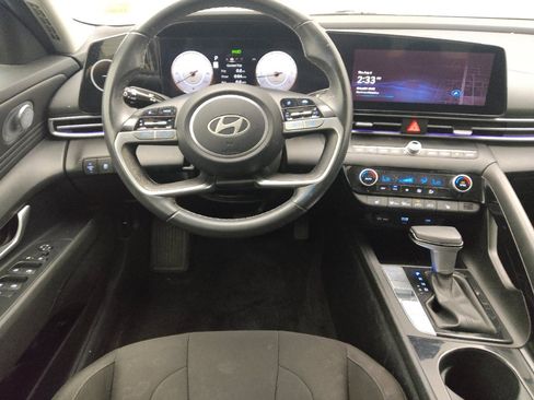 Used 2025 Hyundai Elantra SEL FWD image 22