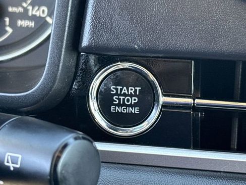 Used 2024 Mitsubishi Outlander SE image 26