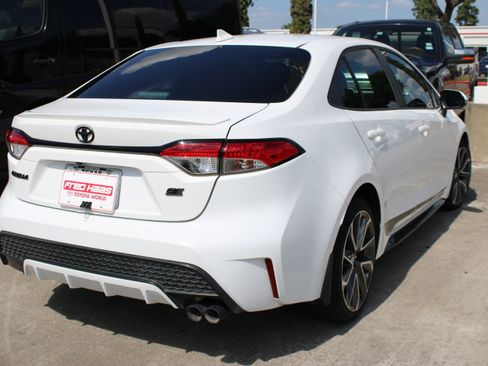 Used 2022 Toyota Corolla SE FWD image 11