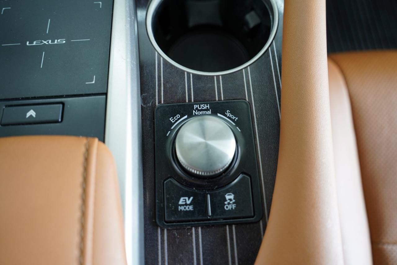 Used 2021 Lexus RX 450h AWD w/ Luxury Package image 23