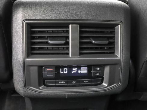 Used 2023 Volkswagen Atlas SE w/ Panoramic Sunroof Package AWD/4WD image 39