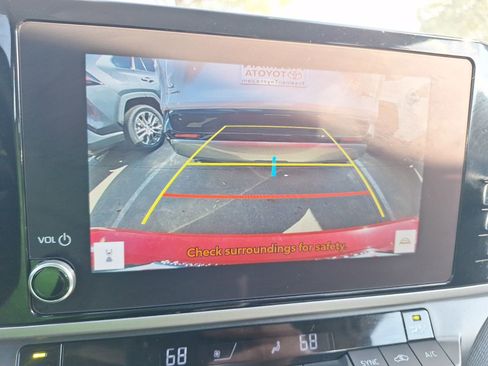 Used 2025 Toyota Camry LE w/ Convenience Package image 25