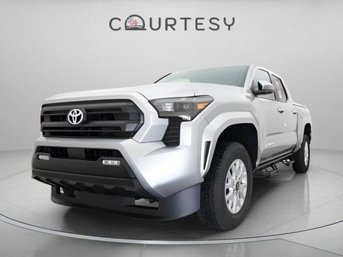 Certified 2026 Toyota Tacoma SR5 AWD/4WD image 22