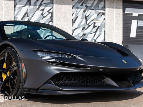 Used 2025 Ferrari SF90 Spider image 2
