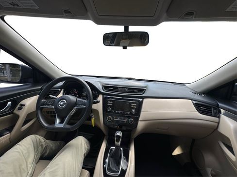 Used 2017 Nissan Rogue S w/ S Appearance Package FWD image 18