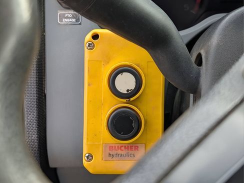 Used 2022 Ford F650 2WD Regular Cab Super Duty image 14