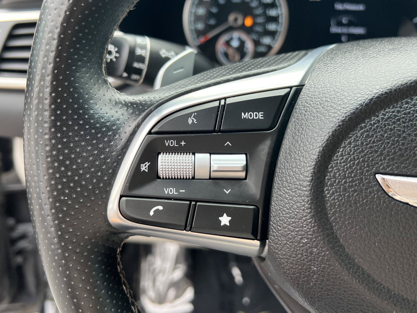 Used 2023 Genesis G70 2.0T AWD/4WD image 33
