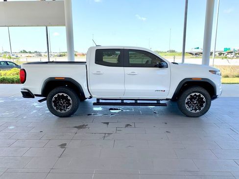 Used 2026 GMC Canyon AT4 w/ Technology Plus Package AWD/4WD image 5