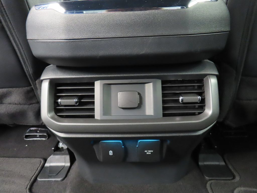 Used 2025 Ford F150 Lariat w/ Bed Utility Package AWD/4WD image 18
