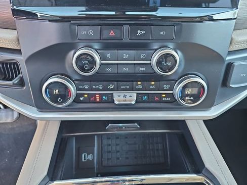 Used 2024 Ford Expedition Max Limited image 20