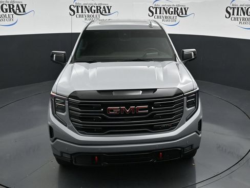 Used 2025 GMC Sierra 1500 AT4 w/ AT4 Premium Package AWD/4WD image 19