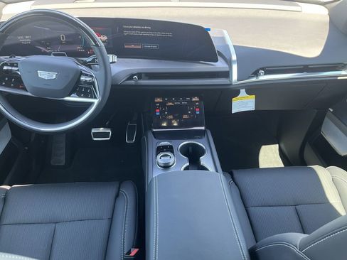 New 2026 Cadillac Vistiq Sport image 12