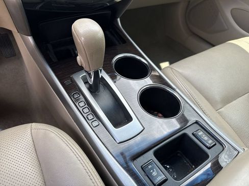 Used 2014 Nissan Altima 2.5 SL w/ Moonroof Package FWD image 18