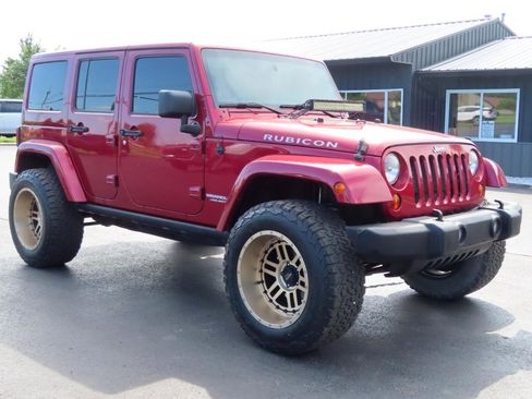 Used 2013 Jeep Wrangler Unlimited Rubicon w/ Dual Top Group AWD/4WD image 8