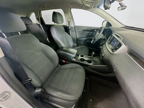 Used 2017 Kia Sorento FWD w/ LX Convenience Package image 30