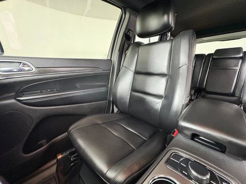 Used 2018 Jeep Grand Cherokee Limited w/ Trailer Tow Group IV AWD/4WD image 18