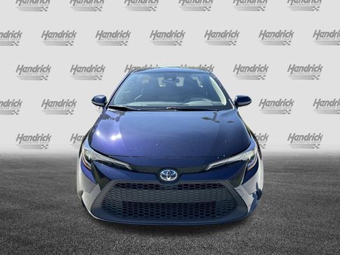 Used 2022 Toyota Corolla LE FWD image 3