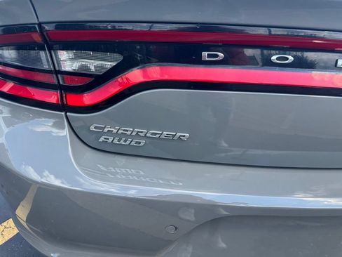 Used 2017 Dodge Charger SXT w/ AWD Plus Group image 5