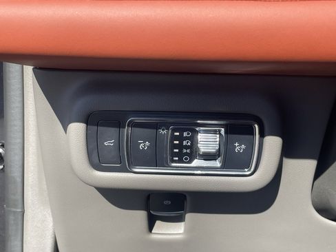 Used 2024 Lincoln Nautilus Black Label image 21