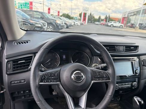 Certified 2019 Nissan Rogue SV AWD/4WD image 9