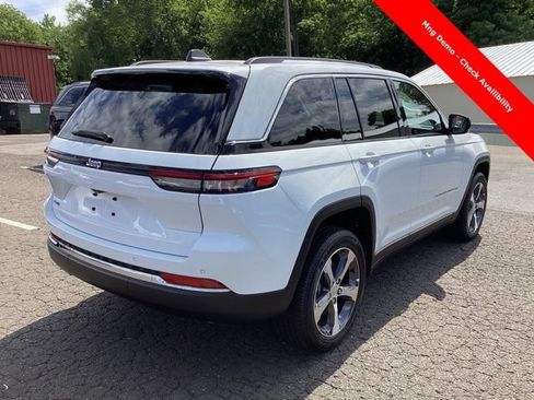 Used 2023 Jeep Grand Cherokee 4WD 4xe image 4