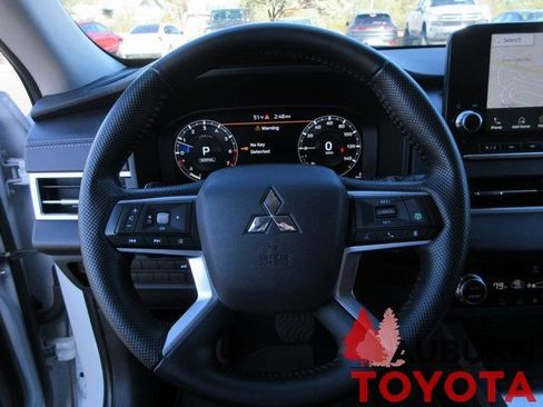 Used 2023 Mitsubishi Outlander SEL image 14