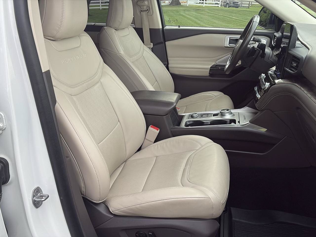 Used 2021 Ford Explorer Platinum w/ Equipment Group 601A AWD/4WD image 11