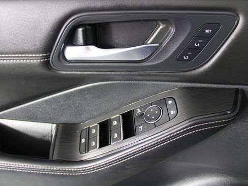 Certified 2023 Nissan Rogue SL w/ SL Premium Package image 26