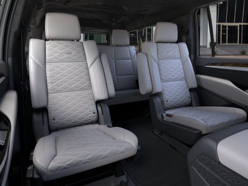 New 2026 Cadillac Escalade ESV Platinum Sport w/ LPO, ONYX Package AWD/4WD image 17