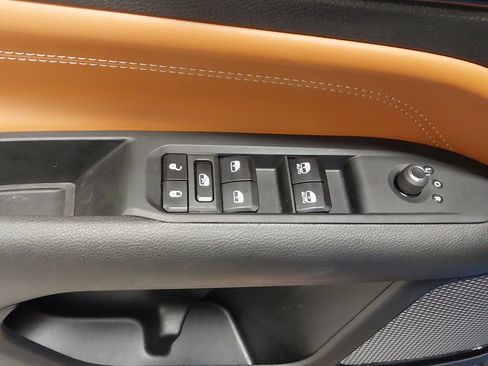 Used 2024 Jeep Compass Limited image 25