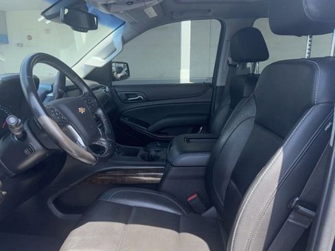 Used 2019 Chevrolet Tahoe LT w/ LT Signature Package AWD/4WD image 6