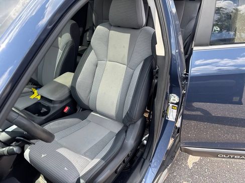 Certified 2025 Subaru Outback Premium AWD/4WD image 2