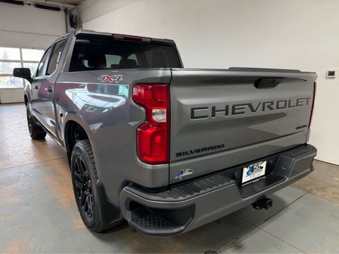 Used 2022 Chevrolet Silverado 1500 Custom w/ LPO, Blackout Package AWD/4WD image 3