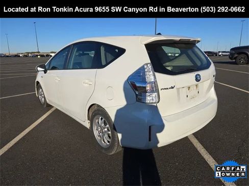 Used 2014 Toyota Prius V Two image 4