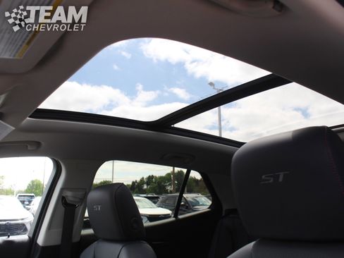 Used 2023 Buick Envision Essence w/ Sport Touring Package AWD/4WD image 12