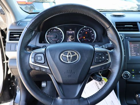 Used 2017 Toyota Camry SE image 24