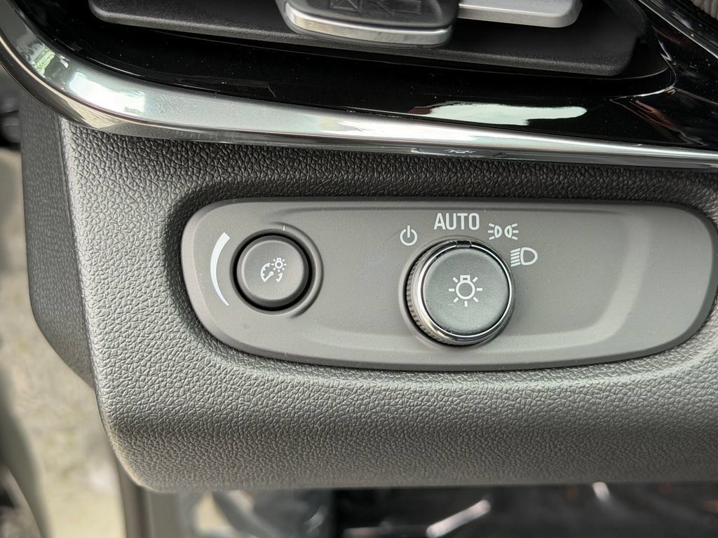 New 2026 Buick Envista Sport Touring FWD image 14