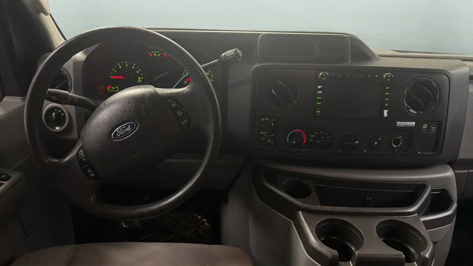 Used 2012 Ford E-350 and Econoline 350 XLT RWD image 10