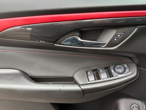 Used 2025 Chevrolet TrailBlazer RS w/ Convenience Package AWD/4WD image 11