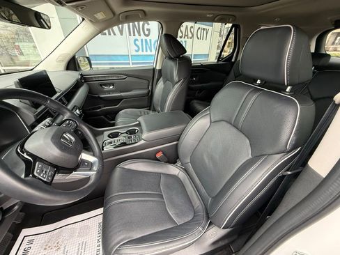 Used 2023 Honda Pilot Elite image 8