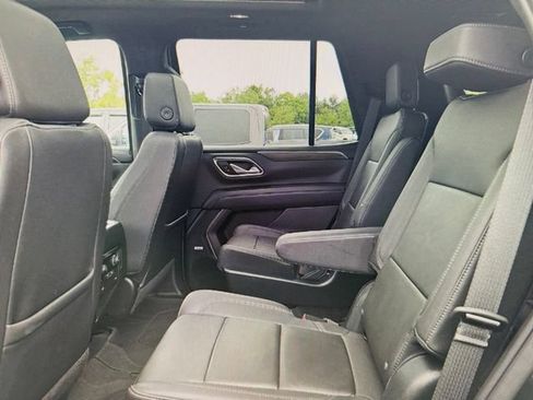 Used 2023 Chevrolet Tahoe LT w/ Luxury Package AWD/4WD image 4