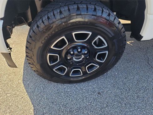 Certified 2024 Ford F250 Platinum w/ FX4 Off-Road Package image 9