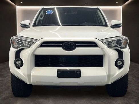 Used 2021 Toyota 4Runner SR5 Premium w/ Moonroof Package RWD image 2