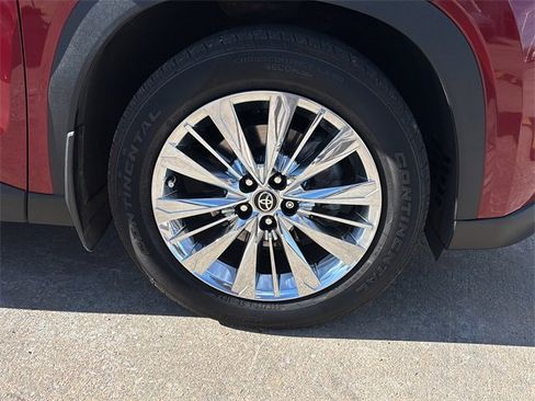 Used 2024 Toyota Grand Highlander Platinum image 9