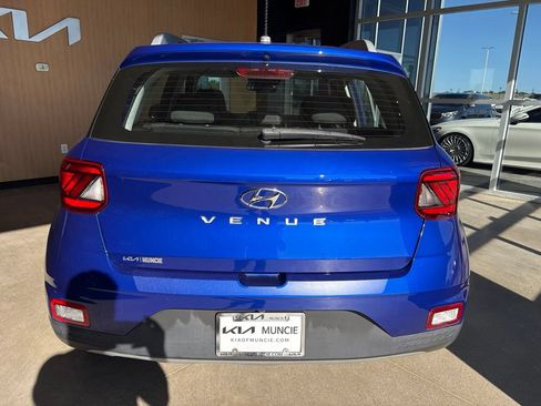 Used 2024 Hyundai Venue SEL FWD image 12